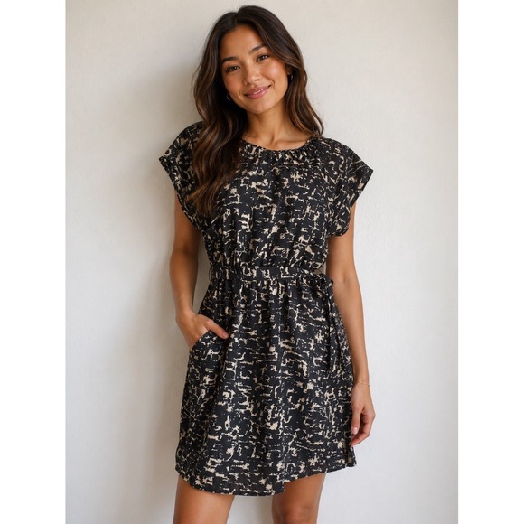 Mossimo Denim Dresses & Skirts - Women's Mossimo Dress Sz L  elastic waist black/beige cap slv polyester